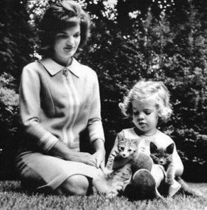 jackie-kennedy-et-ses-chats