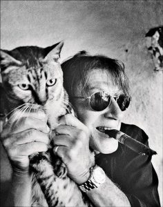 jacques-dutronc-et-lun-de-ses-chats