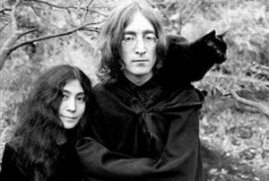 john-lennon-et-yoko-ono-et-leur-chat