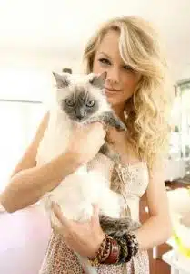 taylor-swift-et-son-chat