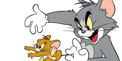 tom tient jerry par la queue. Jerry court sur place